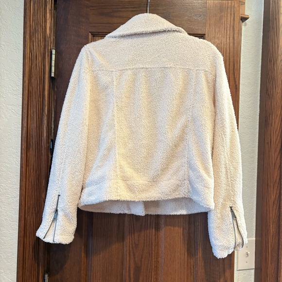 Max Studio $118 Faux Shearling Silver Zip Moto Jacket L EUC Ivory Streetwear - Picture 10 of 10